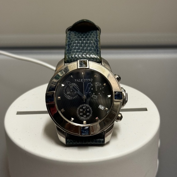 Valentino ladies watch - Picture 1 of 4